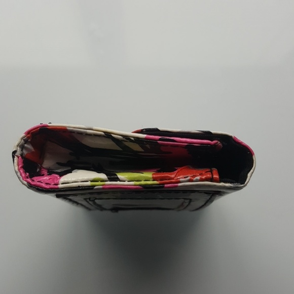 3/$25  Bundle Only - Relativity Wallet - Picture 7 of 9